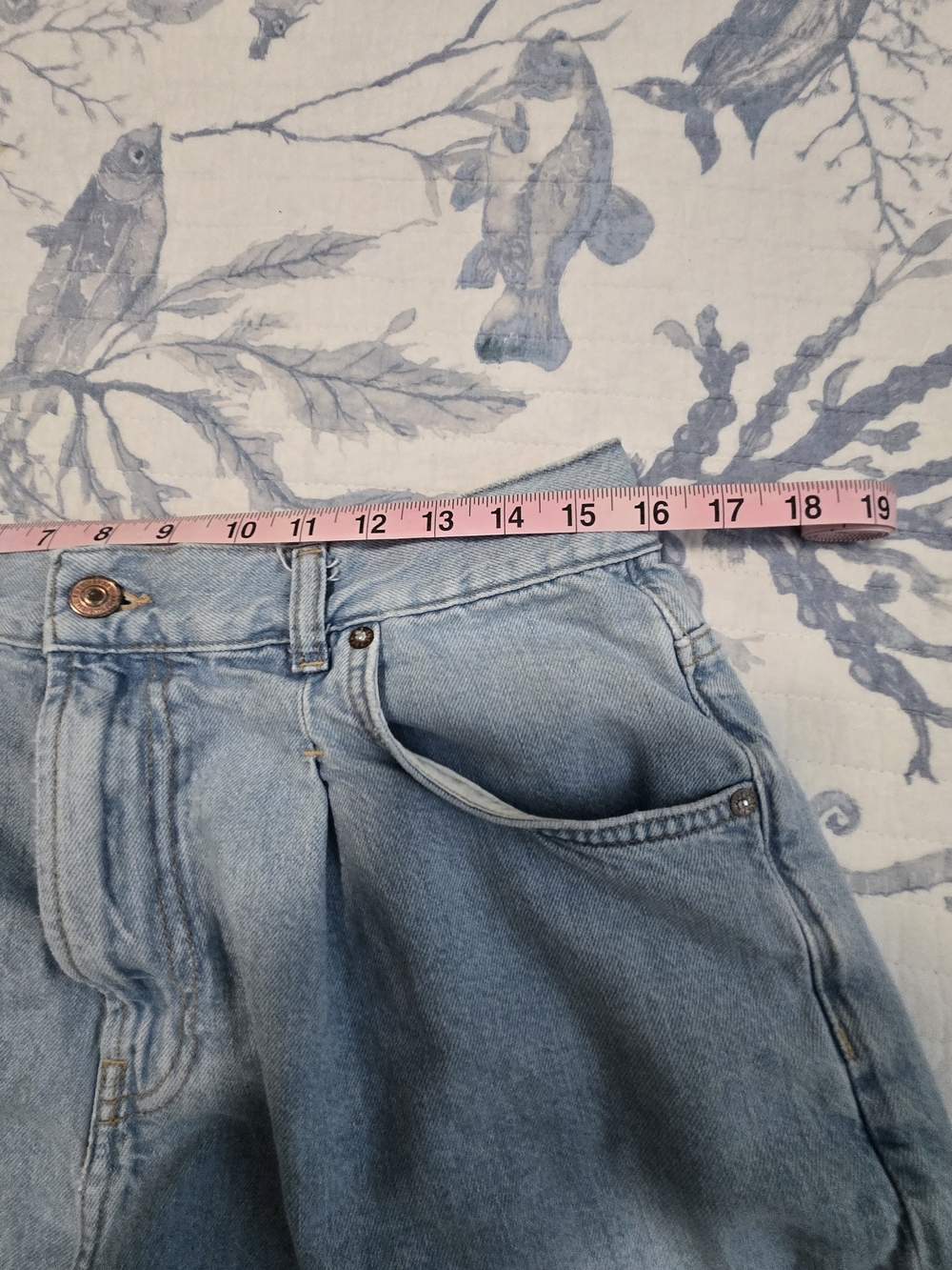 We The Free Blue Denim Cutoff Shorts Size L - FREE SHIPPING - Picture 4 of 6